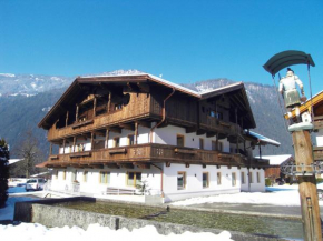 Гостиница Apart Landhaus Heim  Майрхофен